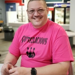 Meet your Posher, Efrain